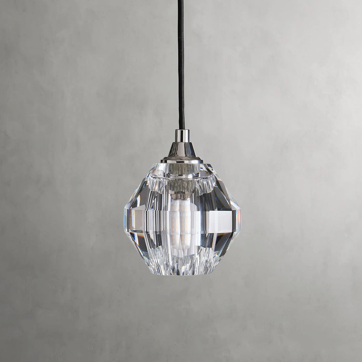 
Leonie Hand-Cut Crystal Pendant Light